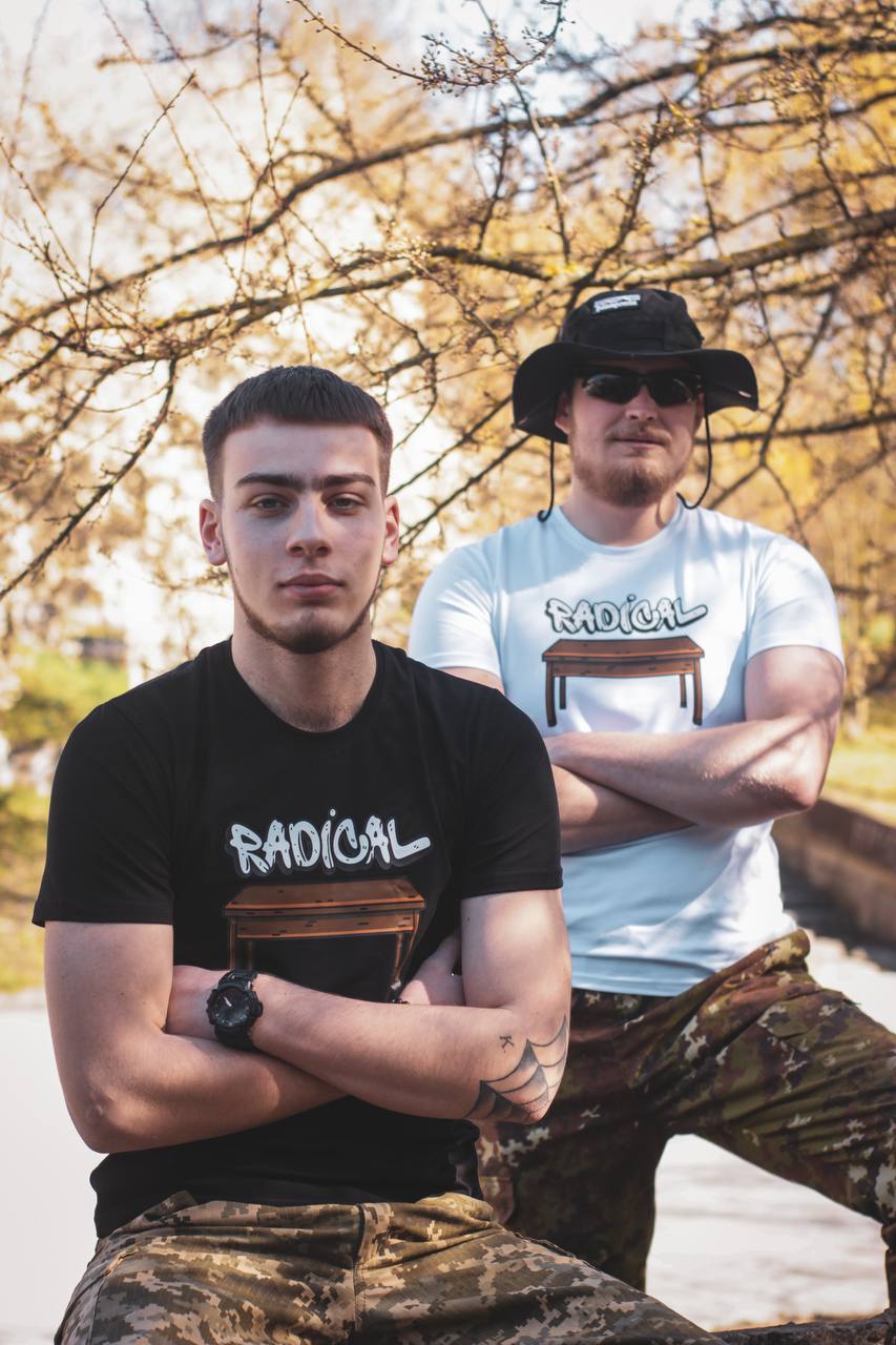 T-shirt Dvieshnik