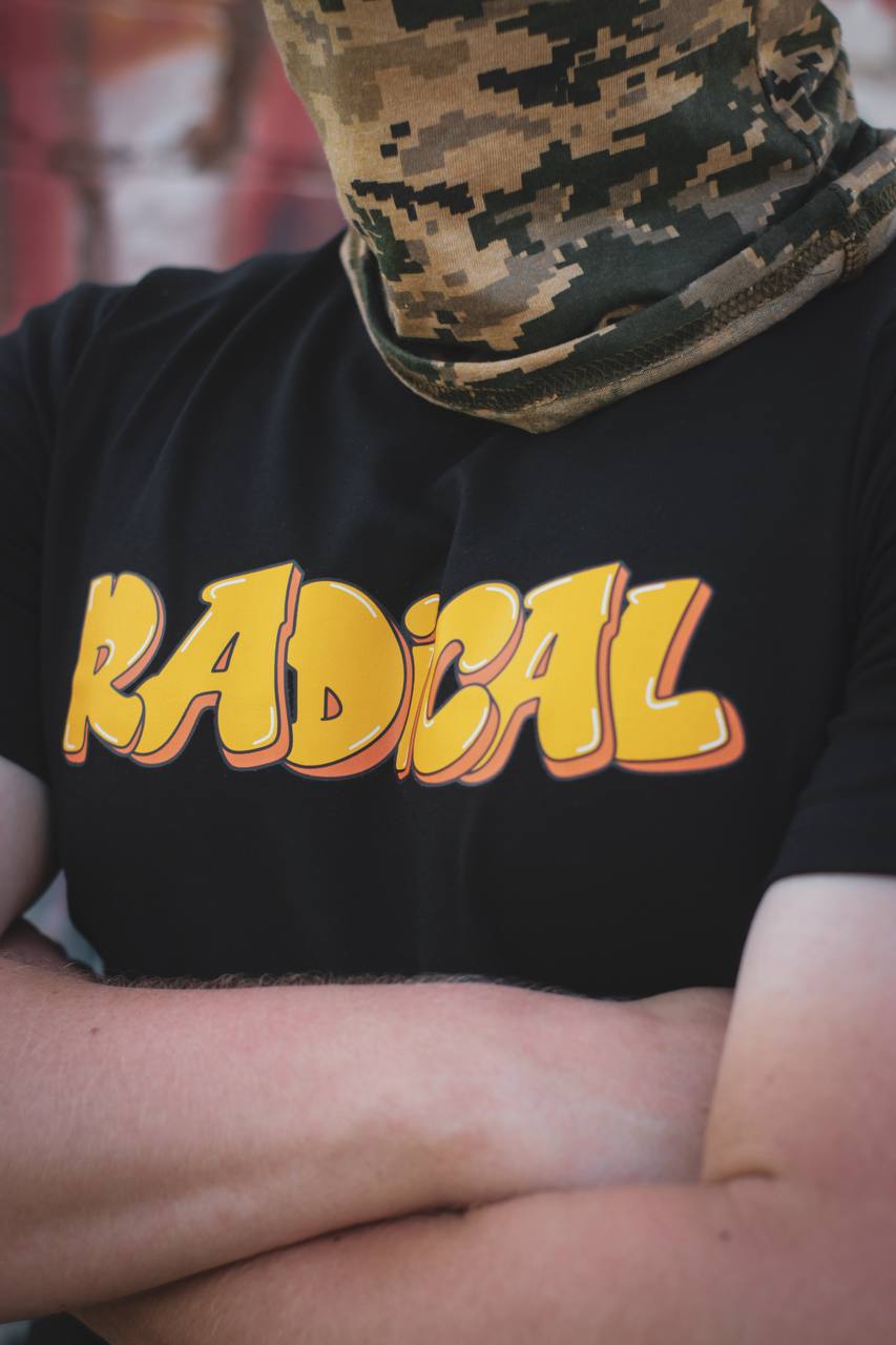 T-shirt Charging War